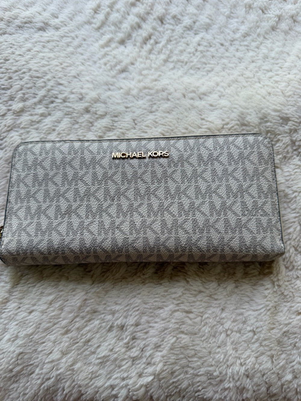 Michael Kors Women's Signature Zip Wallet